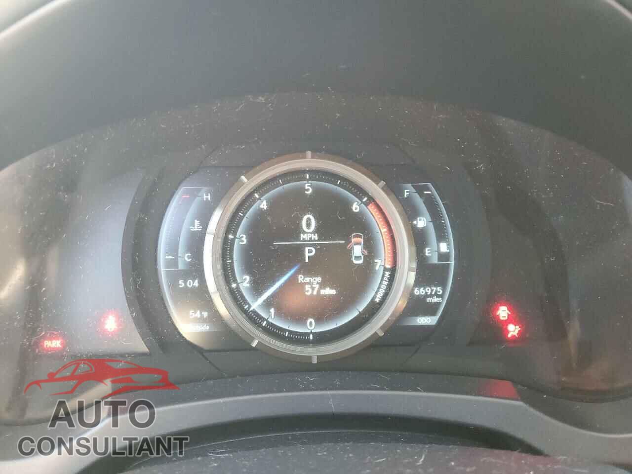 LEXUS IS 2018 - JTHBA1D20J5071841