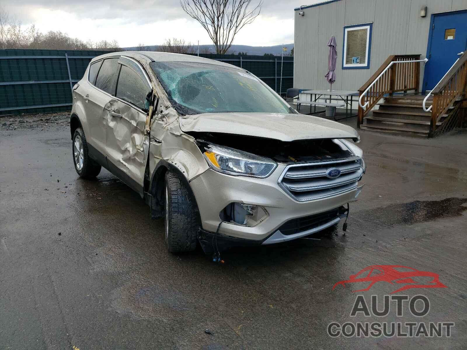 FORD ESCAPE 2017 - 1FMCU9GD1HUC17653