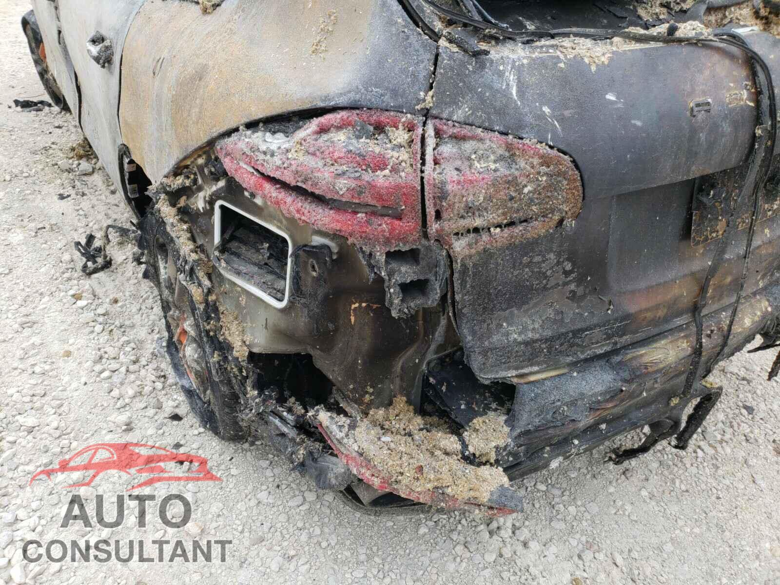 PORSCHE CAYENNE 2016 - WP1AA2A24GLA08204
