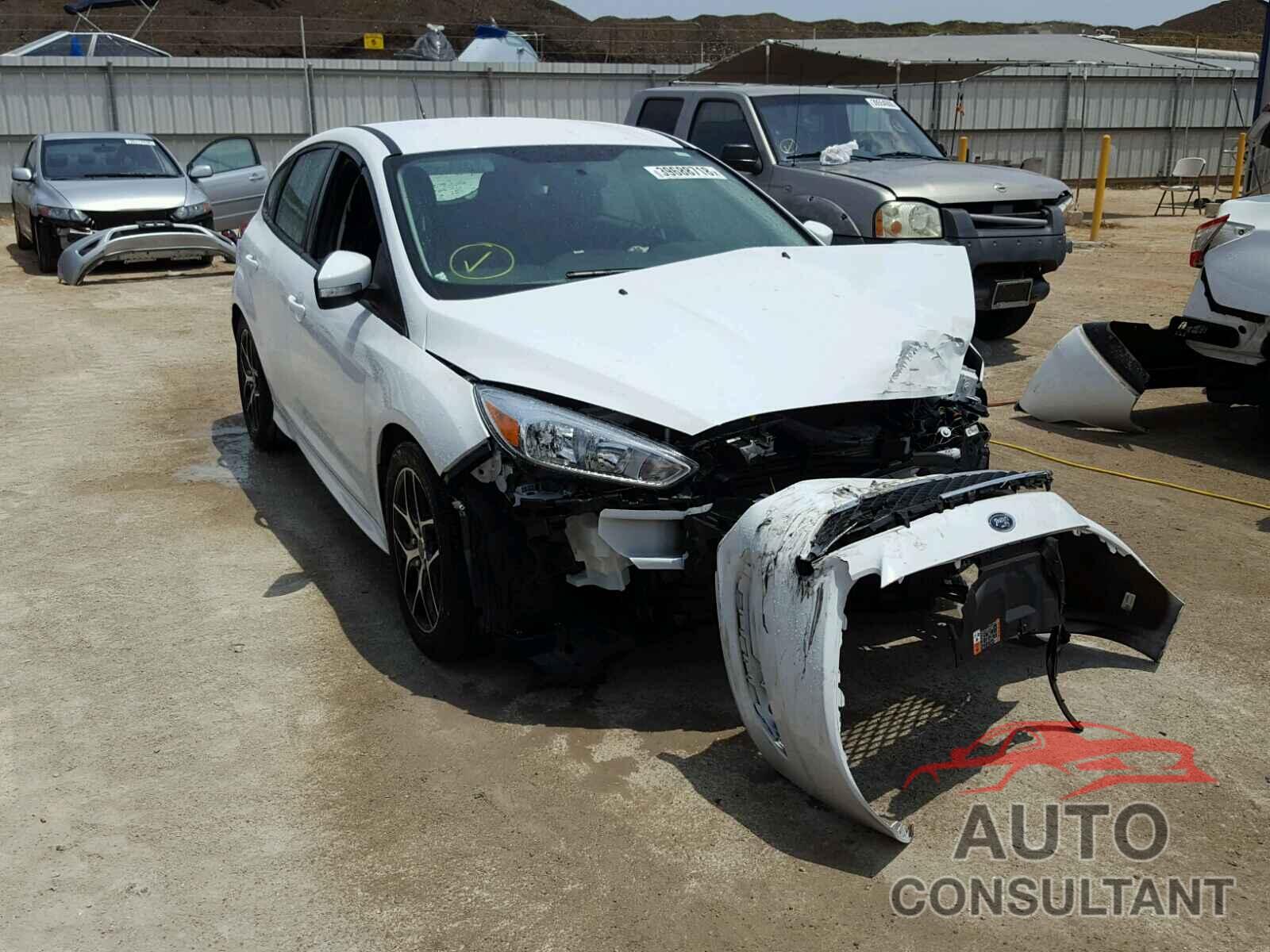 FORD FOCUS 2015 - 1FADP3K22FL349297