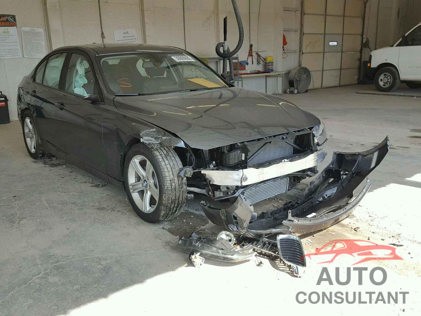 BMW 3 SERIES 2015 - WBA3A5C55FF611045