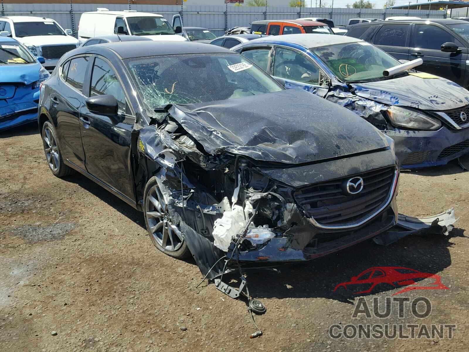 MAZDA 3 2018 - 3MZBN1L36JM166699