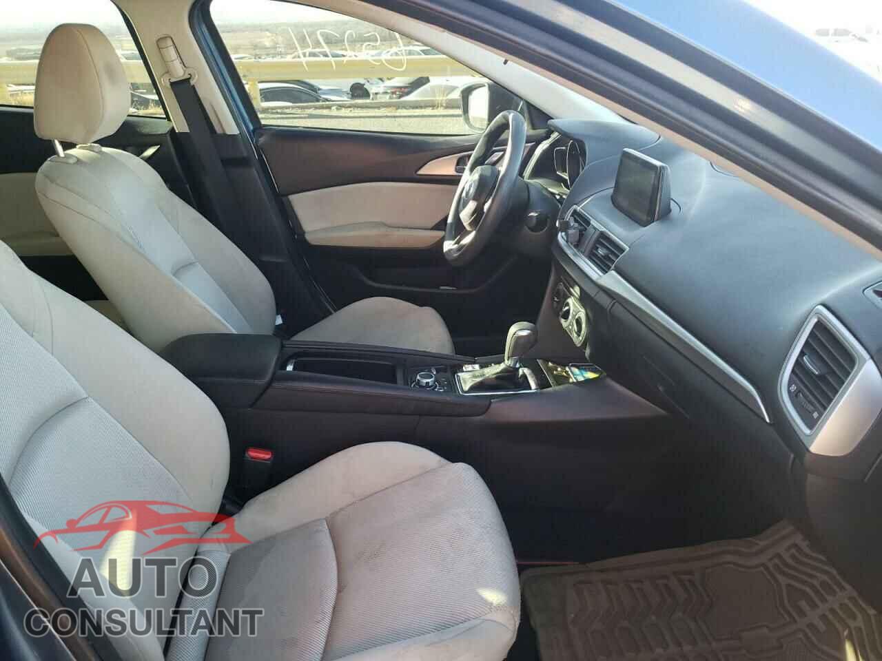 MAZDA 3 2017 - 3MZBN1U73HM136698