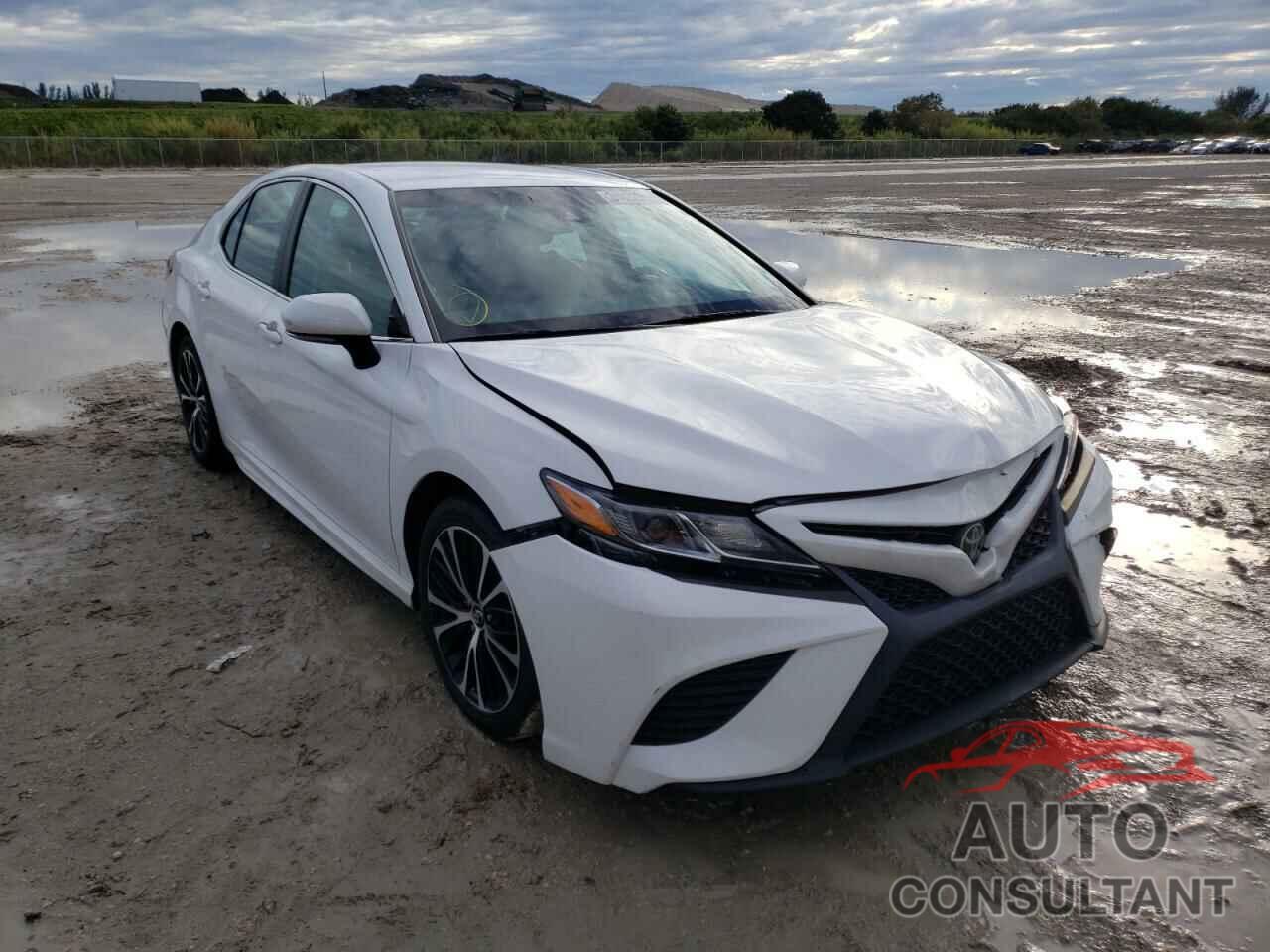 TOYOTA CAMRY 2018 - 4T1B11HK3JU067148