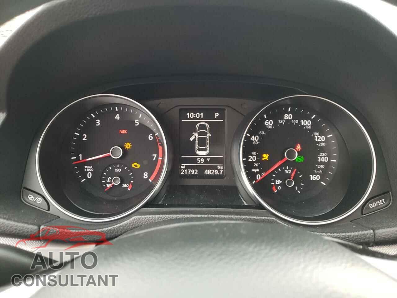 VOLKSWAGEN PASSAT 2017 - 1VWAT7A33HC078907