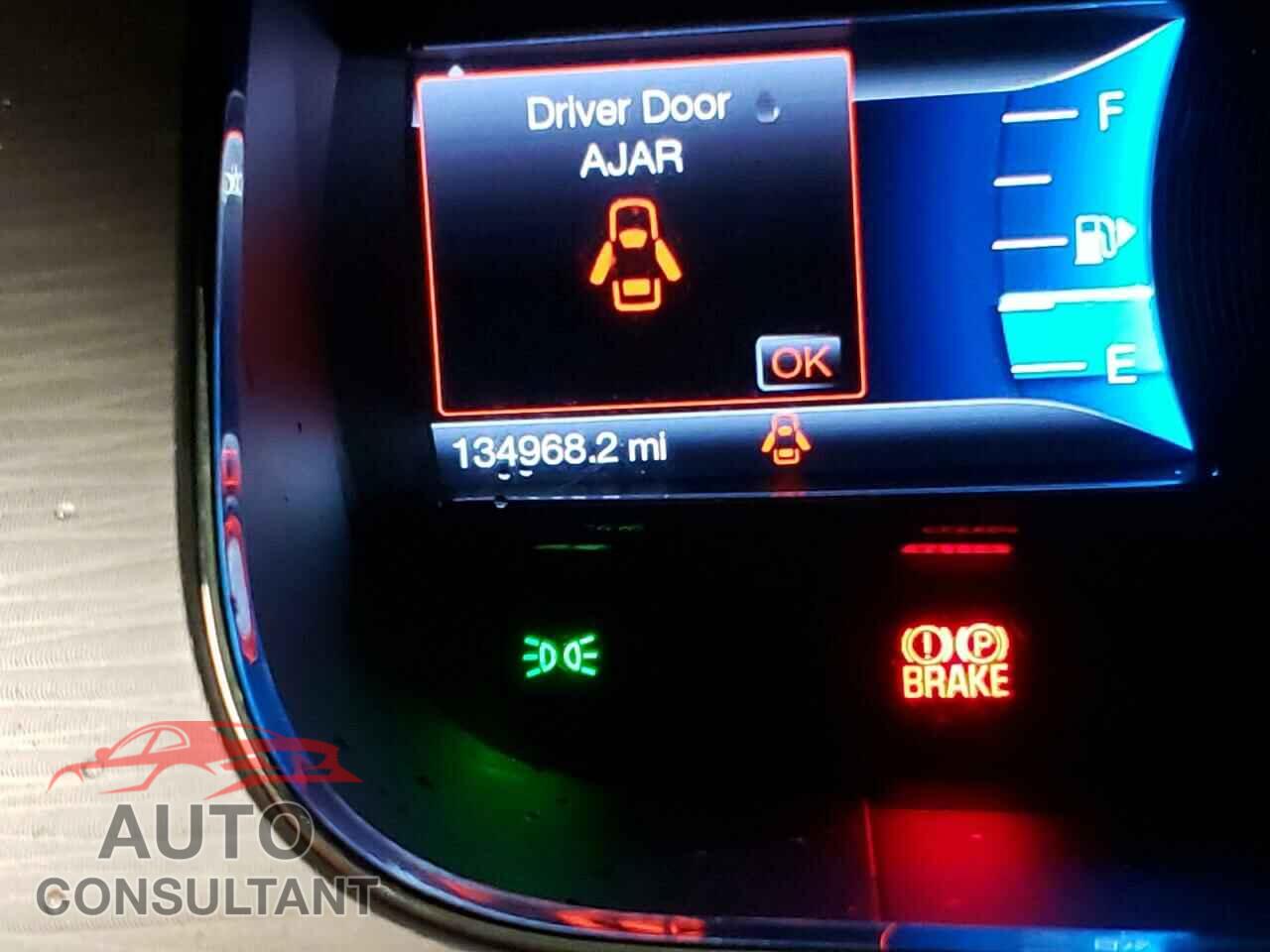 FORD TAURUS 2017 - 1FAHP2E89HG122308