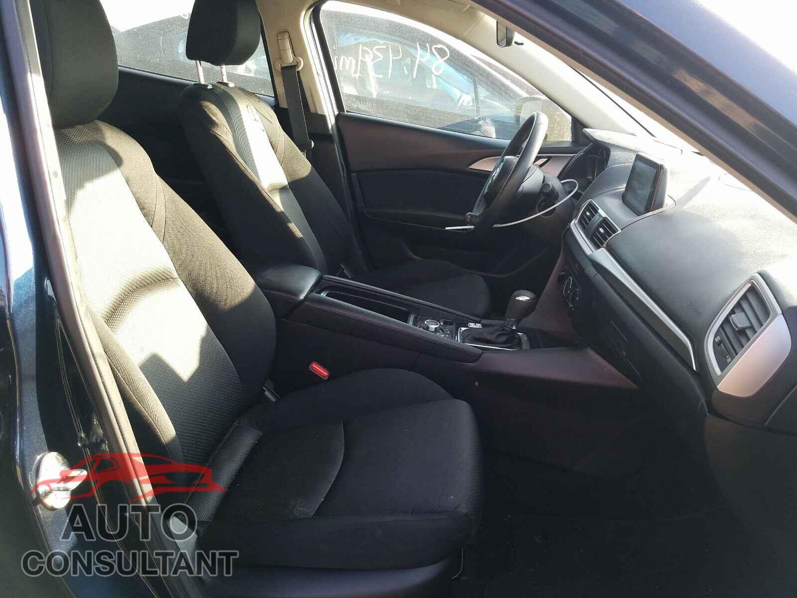 MAZDA 3 2018 - 3MZBN1K71JM209656