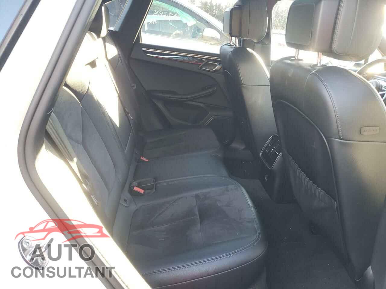 PORSCHE MACAN 2017 - WP1AA2A58HLB03974