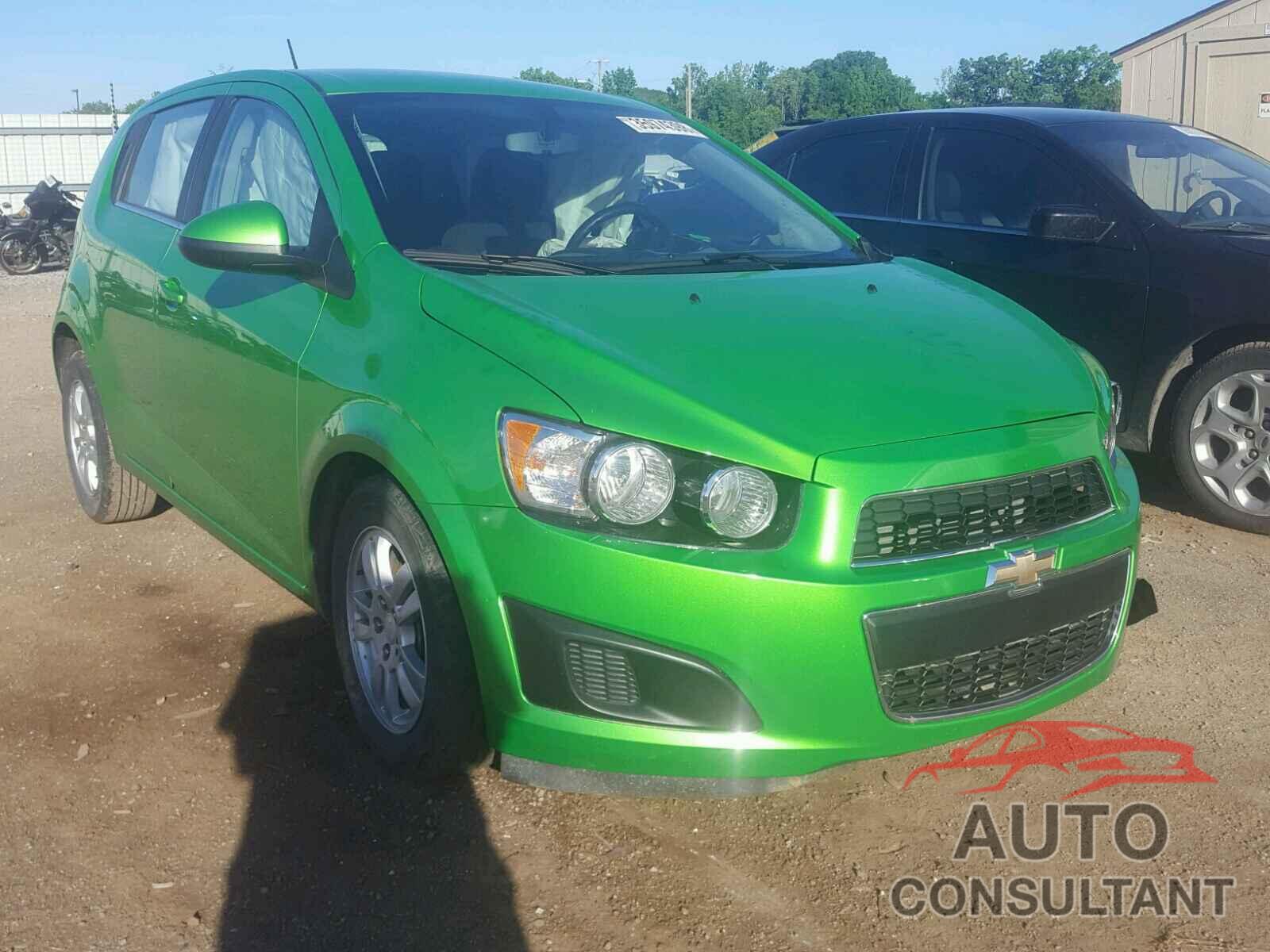 CHEVROLET SONIC 2015 - 1G1JC6SH6F4206516