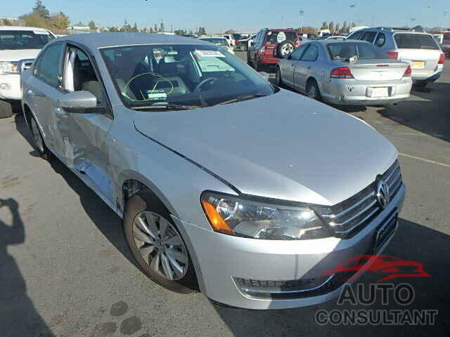 VOLKSWAGEN PASSAT 2015 - 1VWAT7A30FC015082