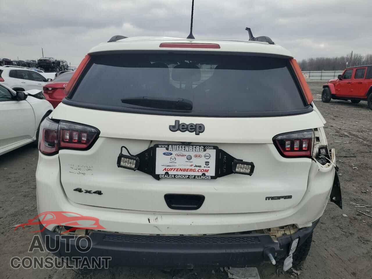 JEEP COMPASS 2018 - 3C4NJDAB4JT190979