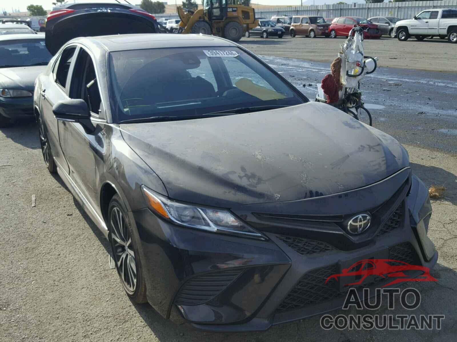 TOYOTA CAMRY 2018 - 4T1B11HK5JU614744