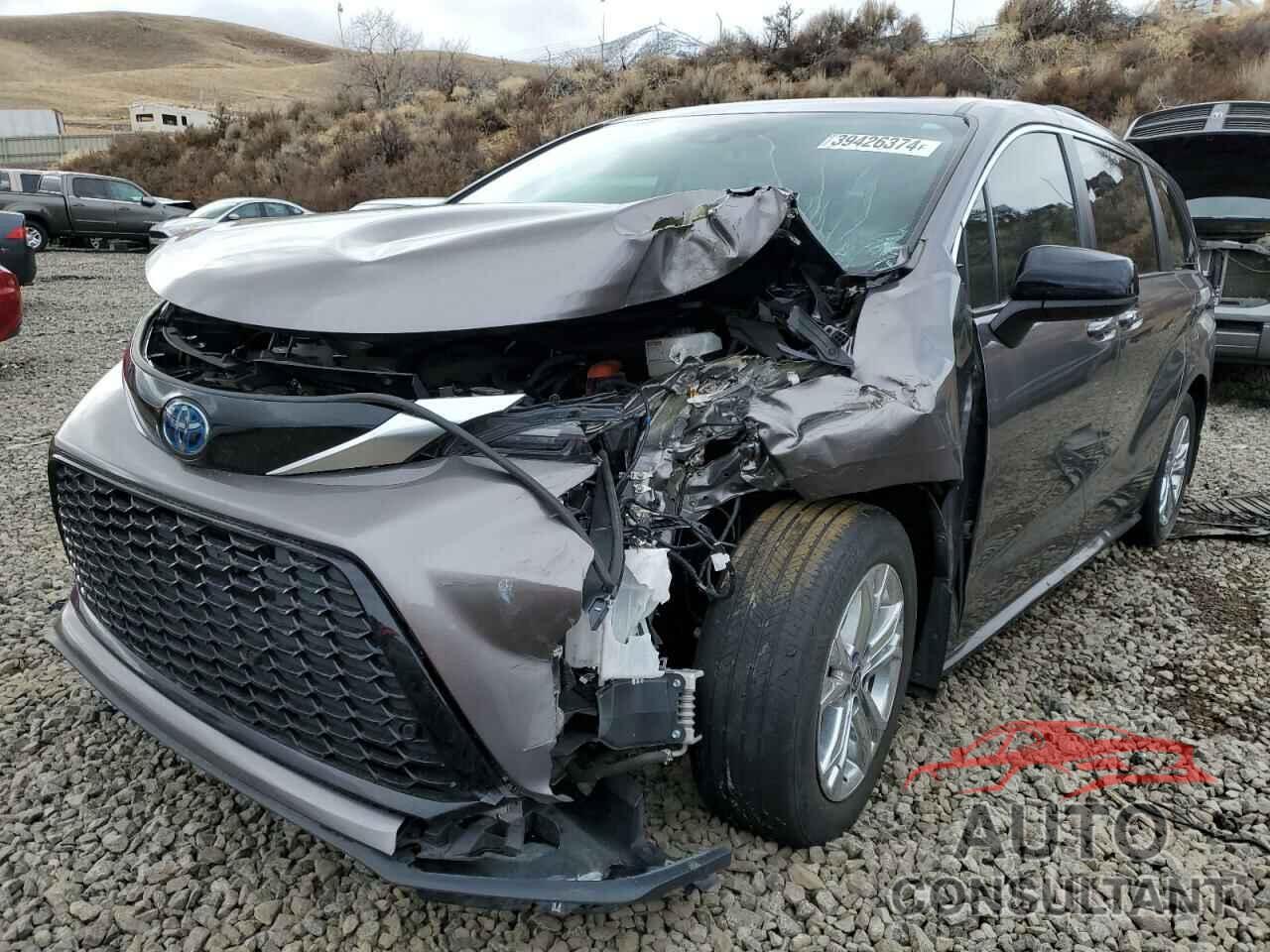 TOYOTA SIENNA 2022 - 5TDXSKFC0NS052710