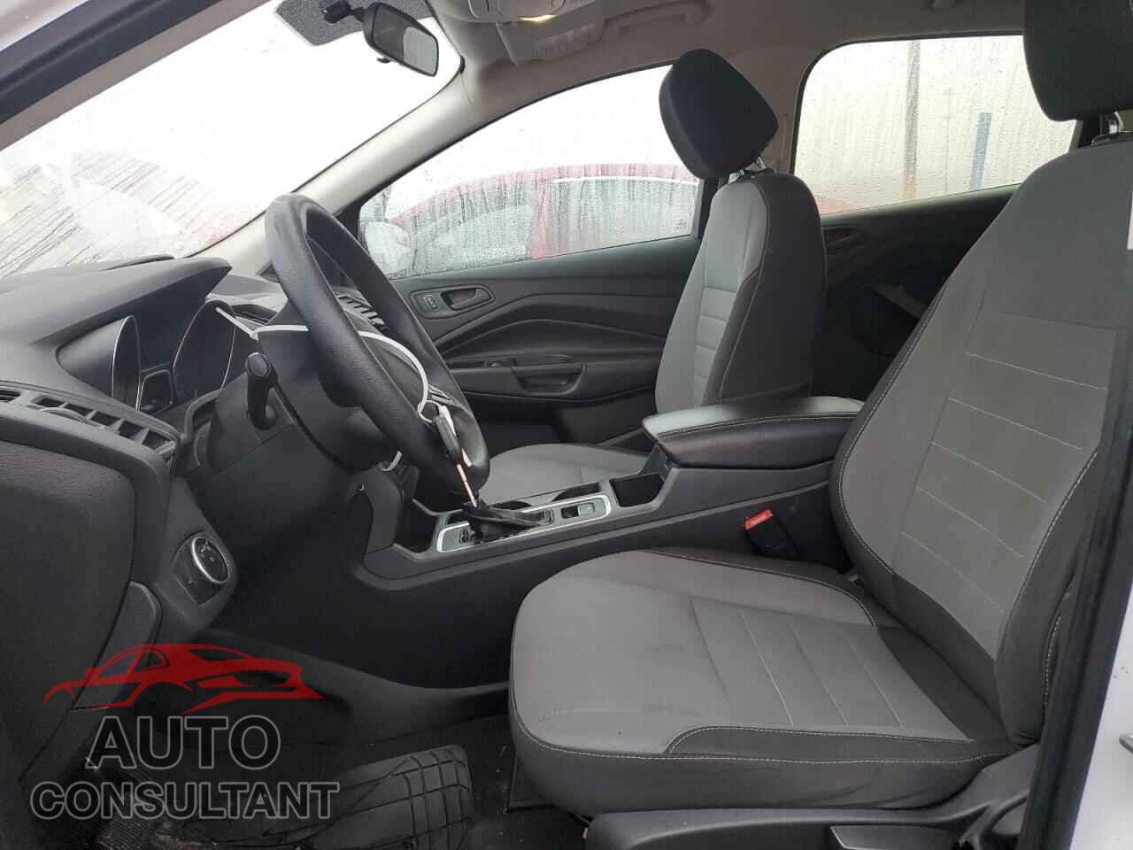 FORD ESCAPE 2017 - 1FMCU0F72HUC28538