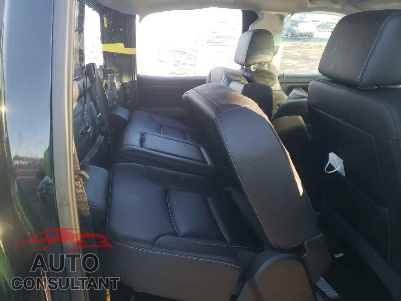 CHEVROLET SILVERADO 2018 - 3GCUKSEC1JG315560