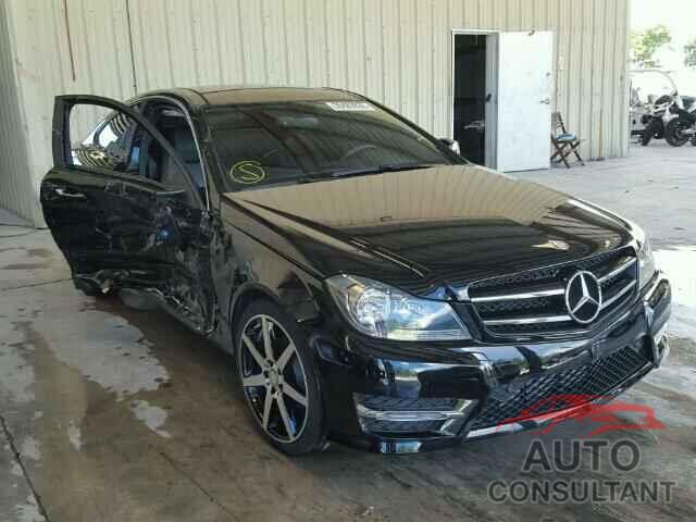 MERCEDES-BENZ C250 2015 - WDDGJ4HB3FG386086