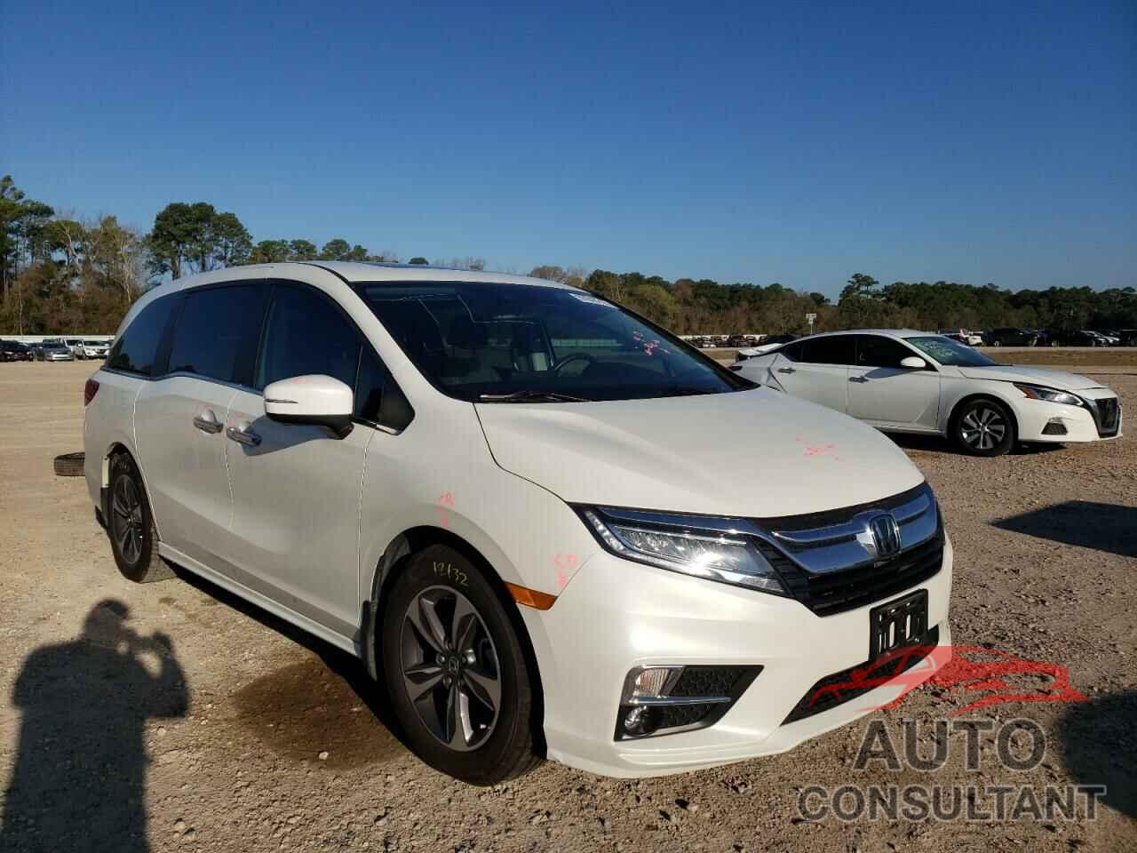 HONDA ODYSSEY 2018 - 5FNRL6H82JB015162