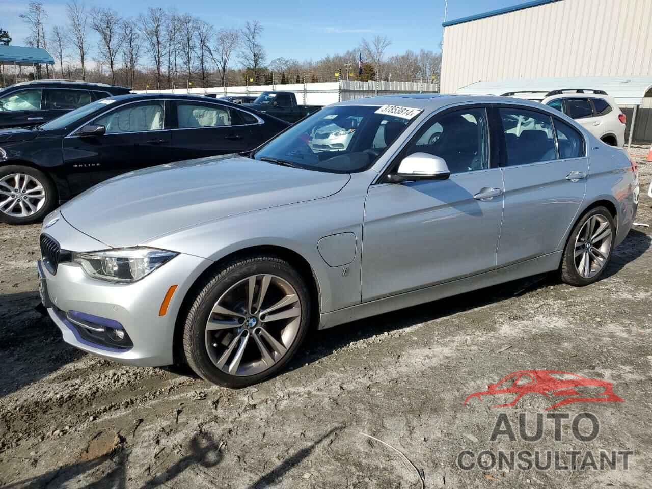 BMW 3 SERIES 2017 - WBA8E1C33HA156715