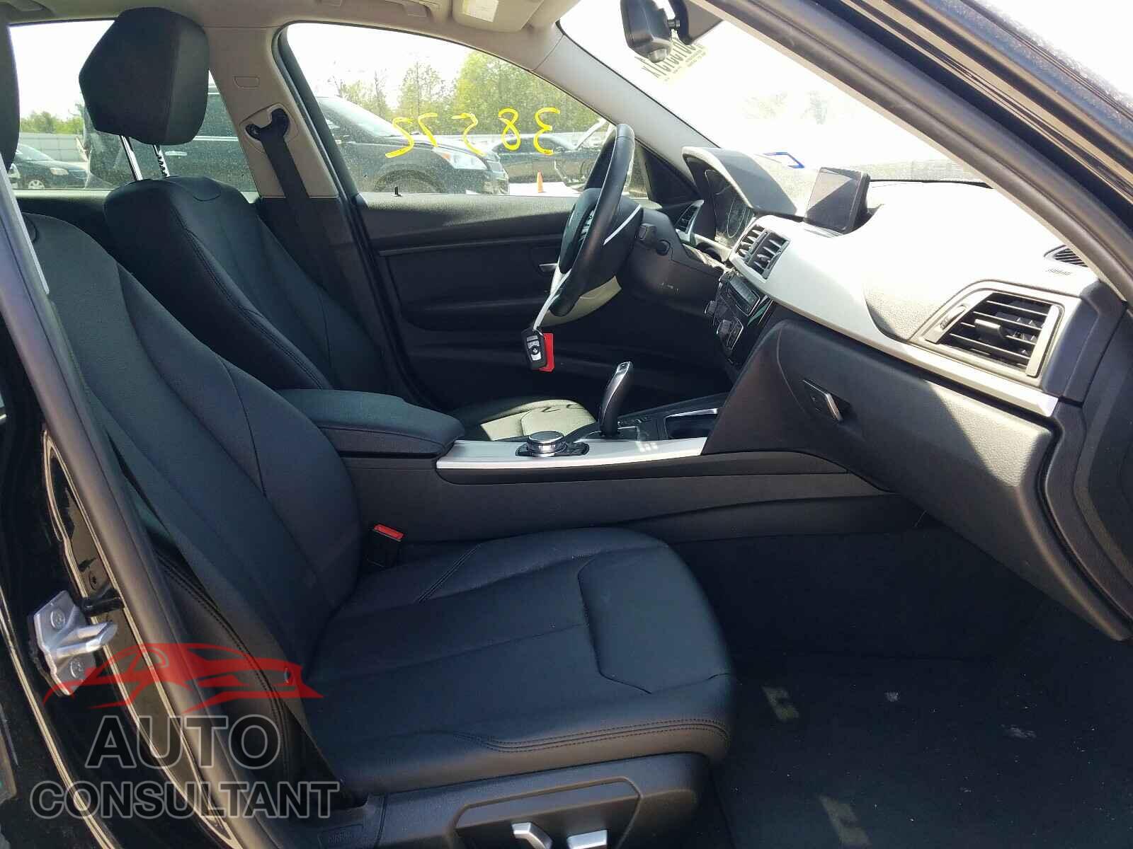 BMW 3 SERIES 2016 - WBA8E1G59GNU12004