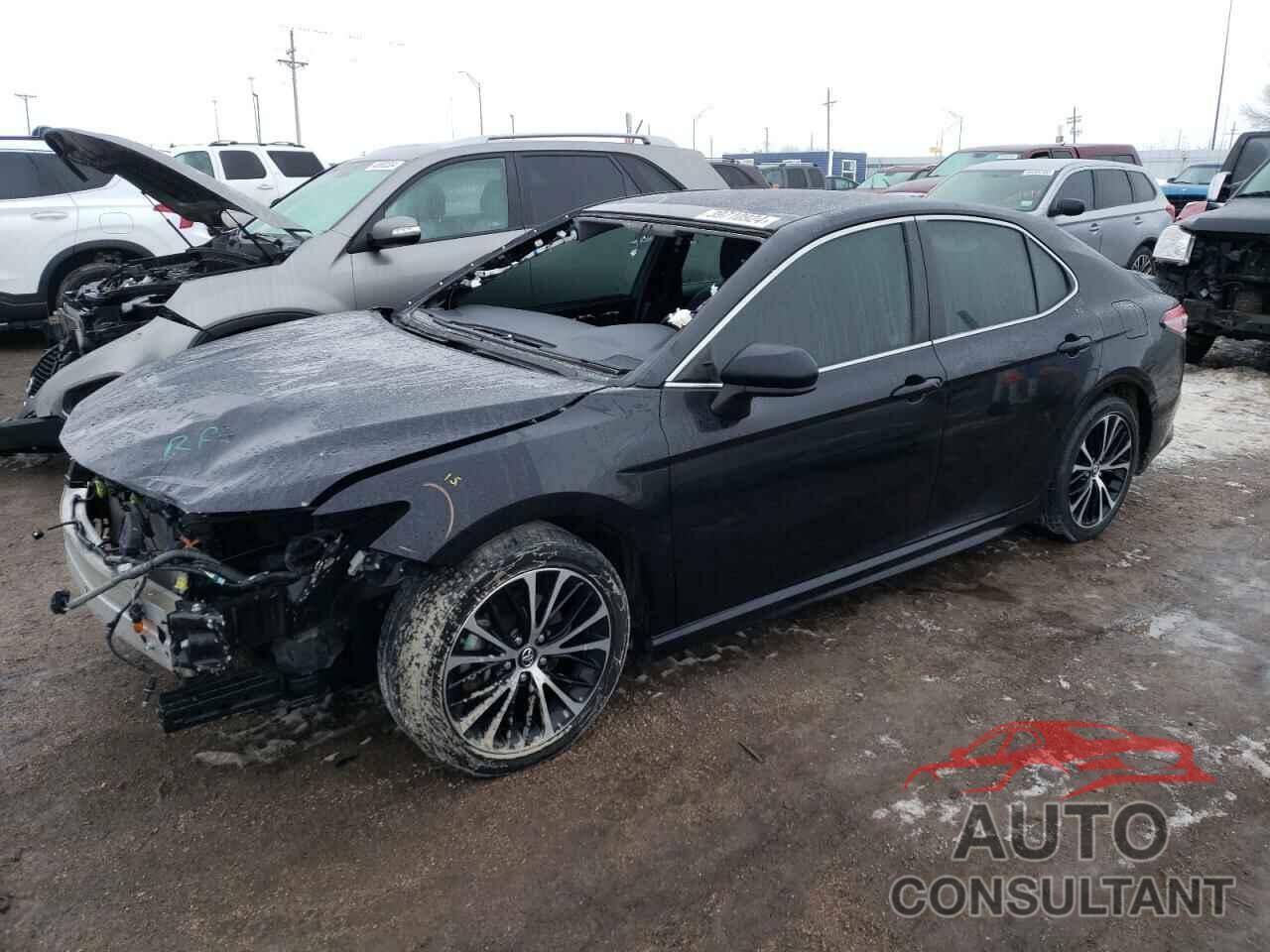 TOYOTA CAMRY 2018 - 4T1B11HK2JU571867