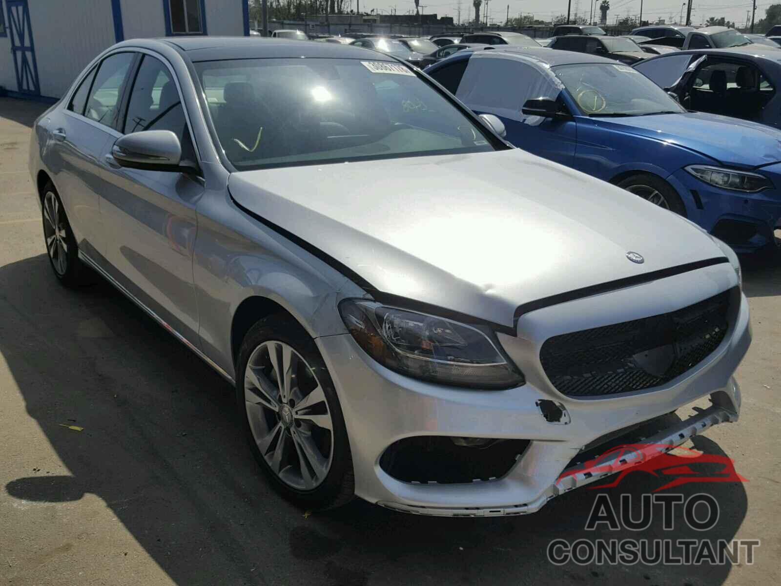 MERCEDES-BENZ C300 2015 - 55SWF4KBXFU003513