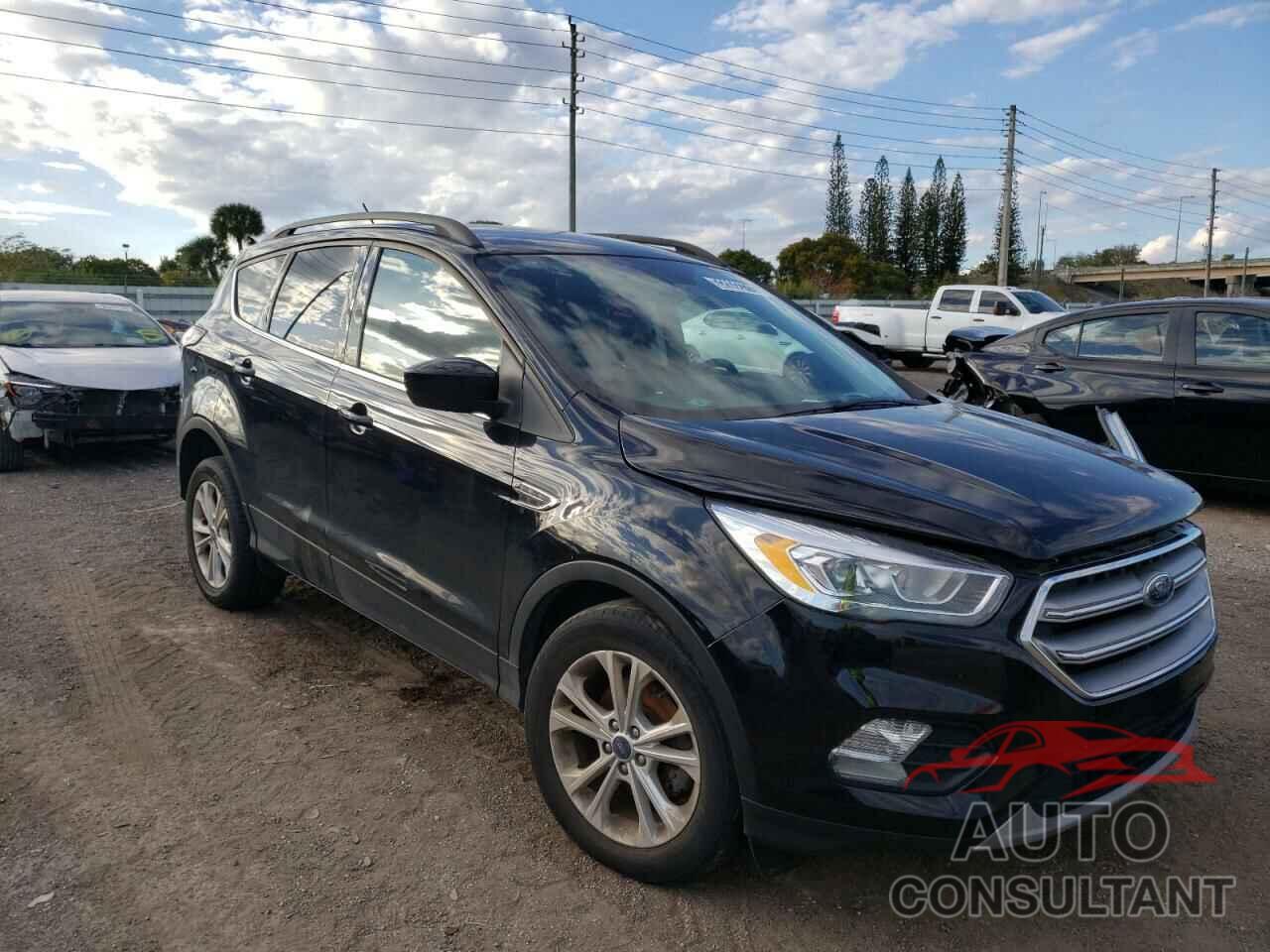 FORD ESCAPE 2017 - 1FMCU0GD8HUF05651