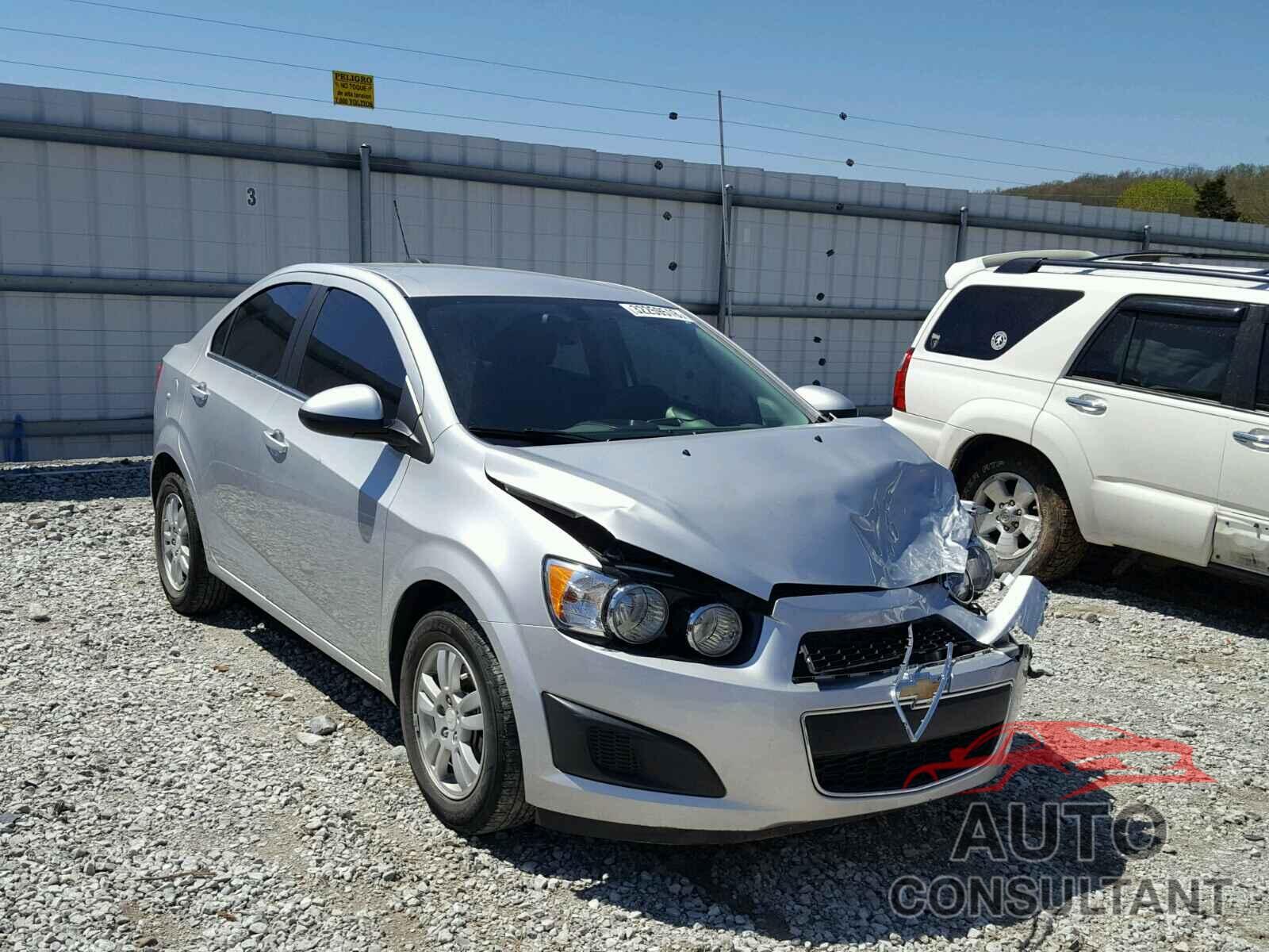 CHEVROLET SONIC 2015 - 1G1JC5SB7F4220107