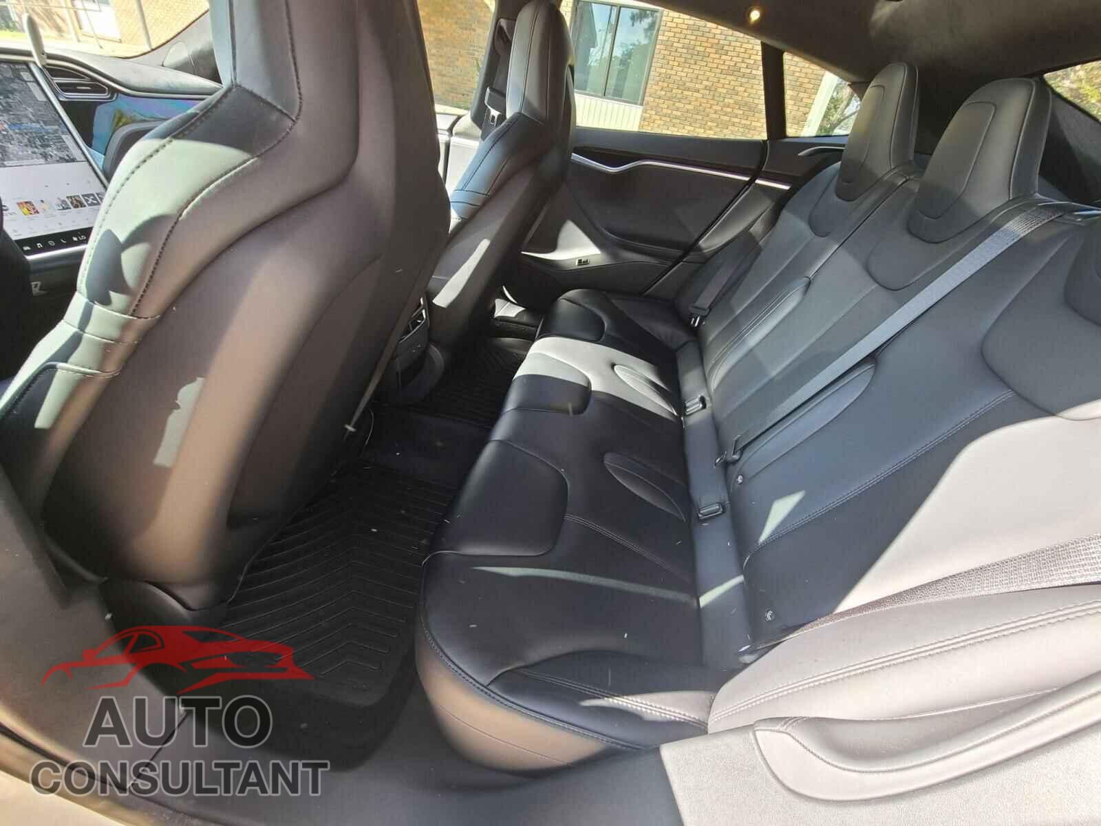 TESLA MODEL S 2017 - 5YJSA1E24HF175984