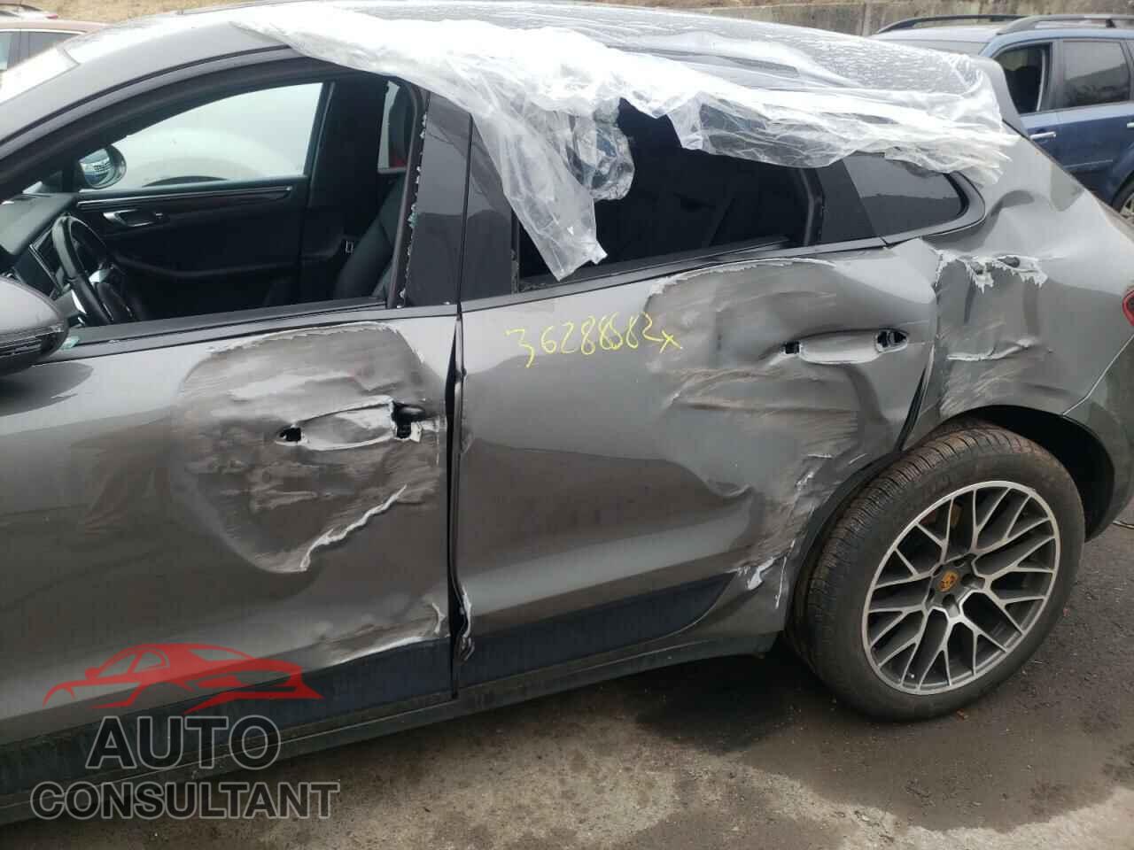 PORSCHE MACAN 2018 - WP1AA2A56JLB15272