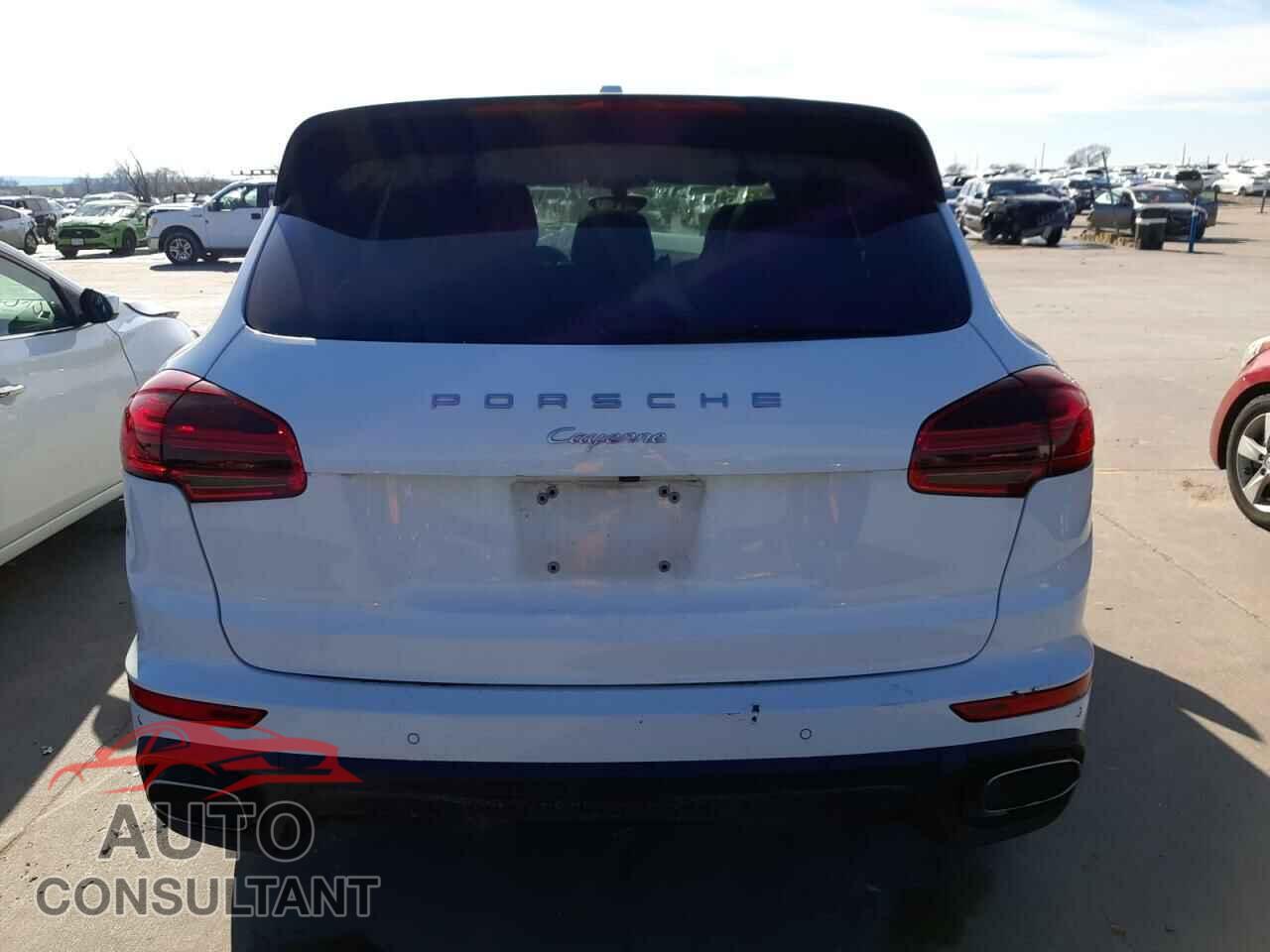 PORSCHE CAYENNE 2016 - WP1AA2A24GLA05299