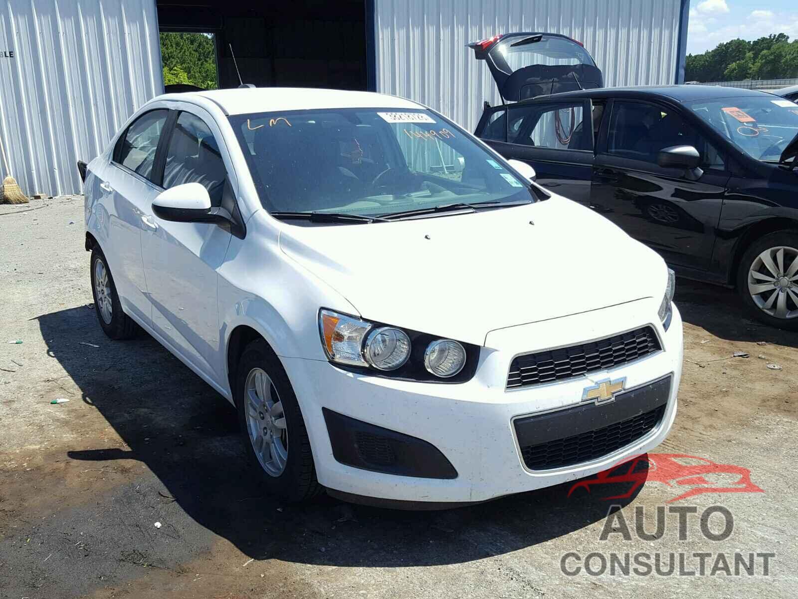 CHEVROLET SONIC 2015 - 1G1JC5SH7F4144909