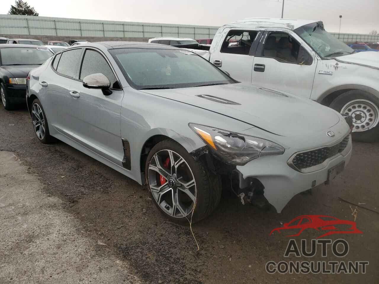 KIA STINGER 2019 - KNAE55LC2K6053922