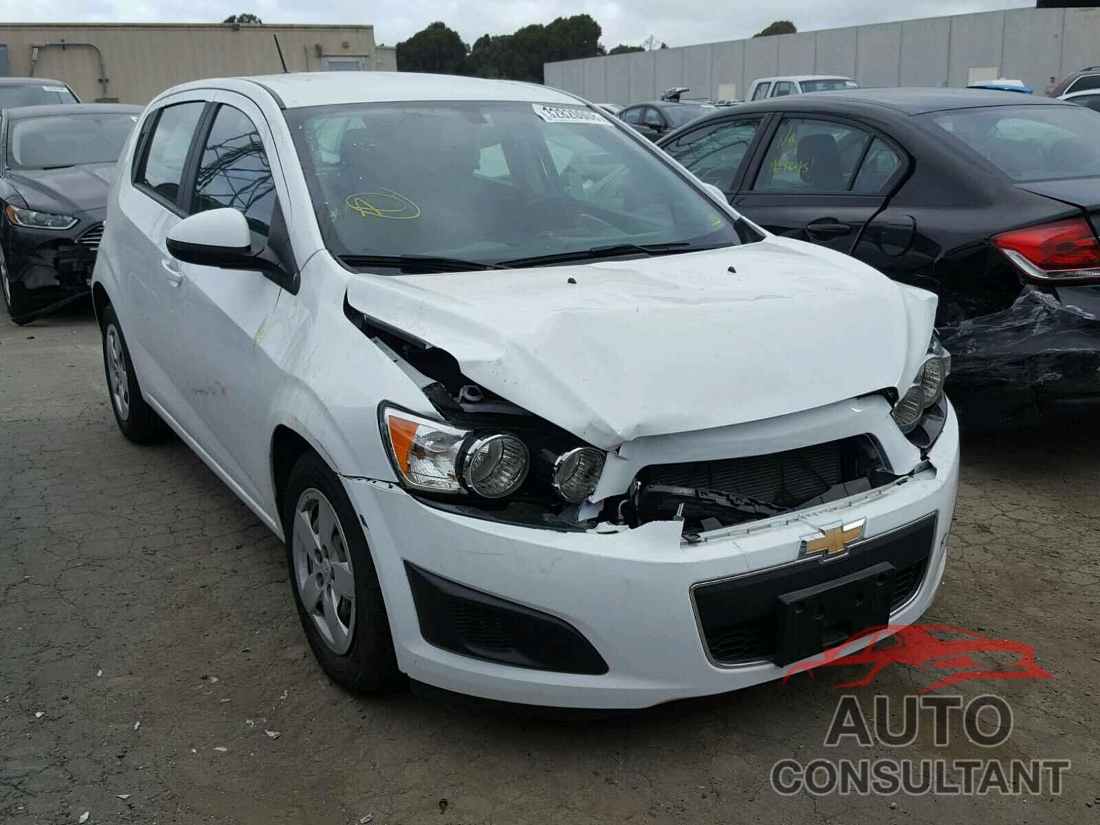 CHEVROLET SONIC 2015 - 1G1JA6SG9F4130562