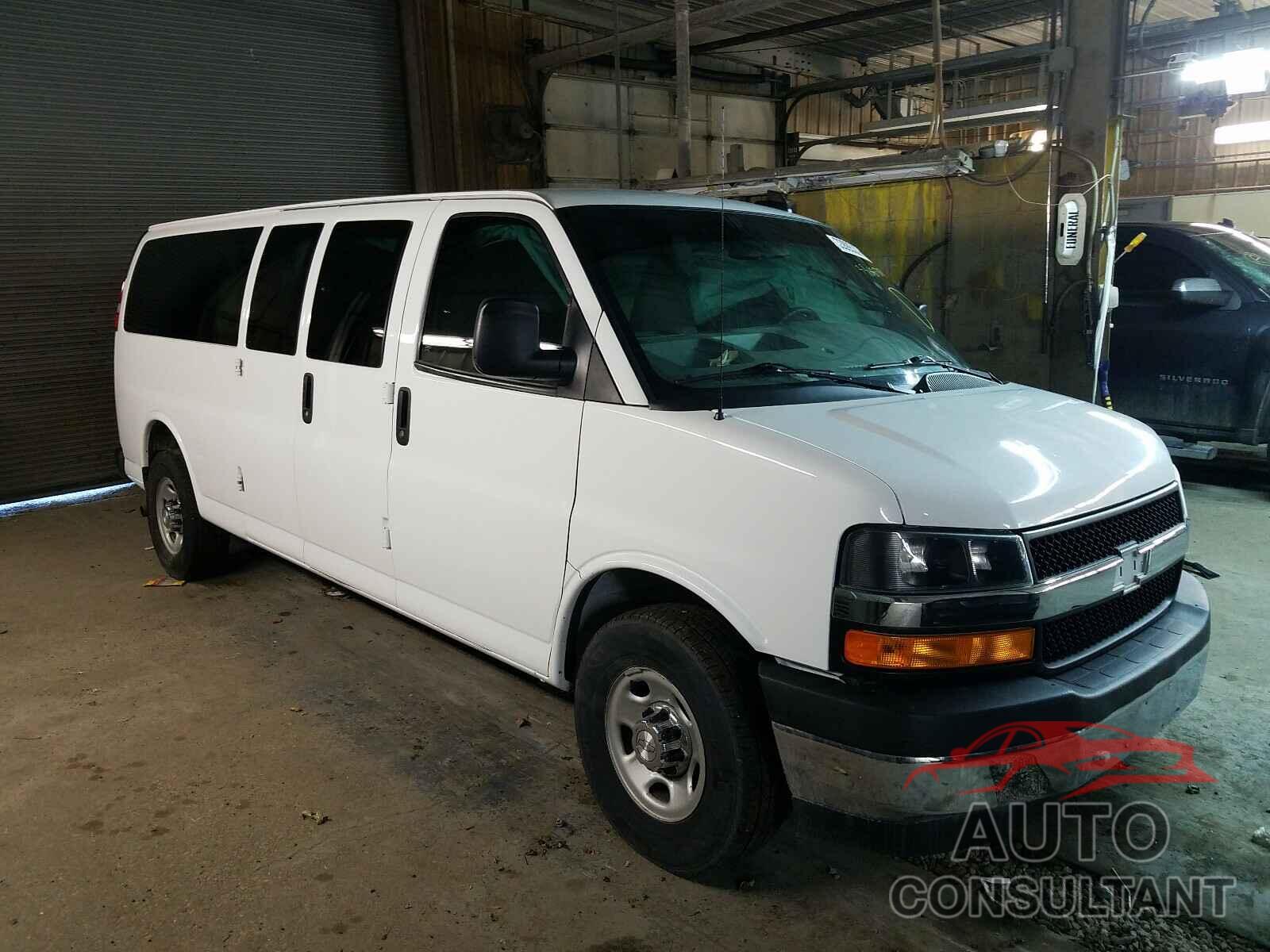 CHEVROLET EXPRESS 2017 - 1GAZGPFG8H1219903