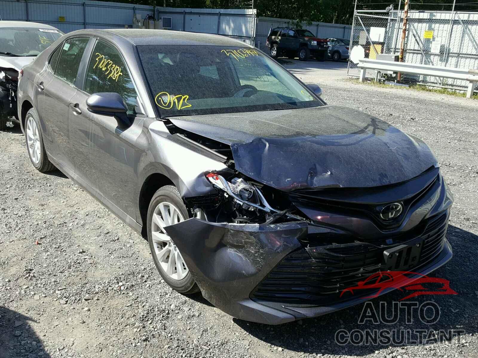 TOYOTA CAMRY 2018 - 4T1B11HK1JU102849