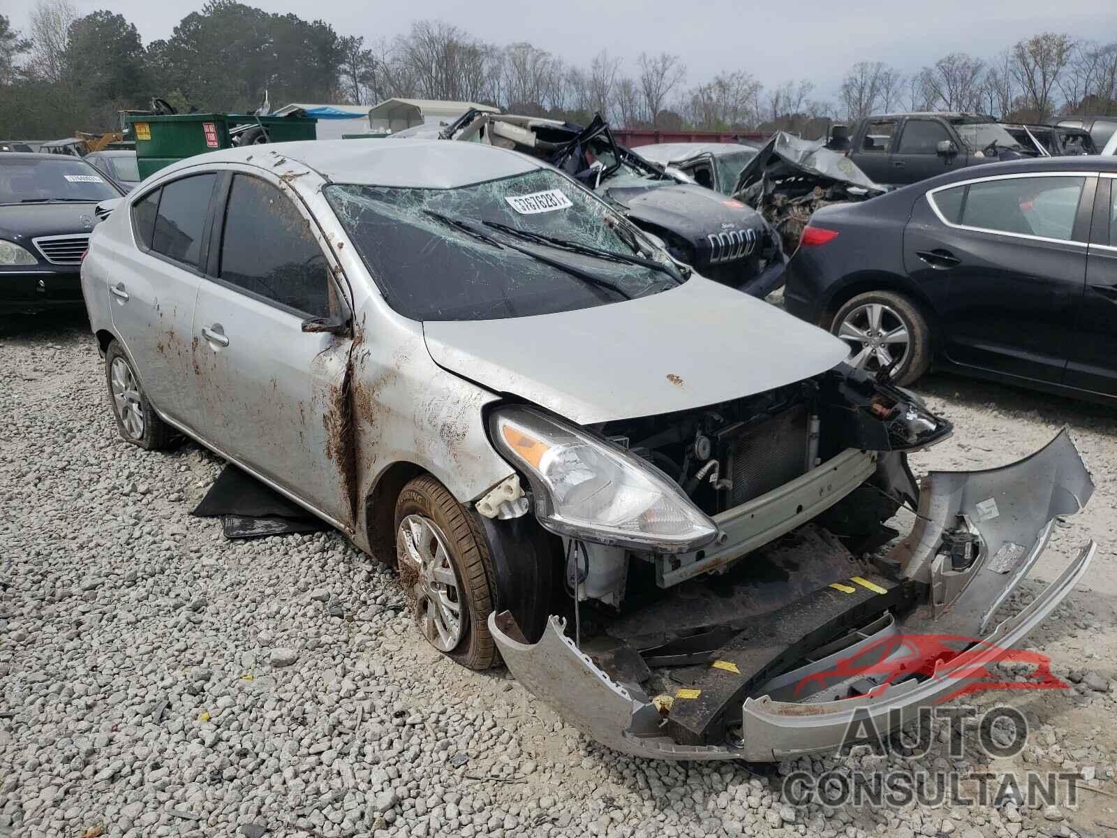 NISSAN VERSA 2018 - 3N1CN7AP1JL831355