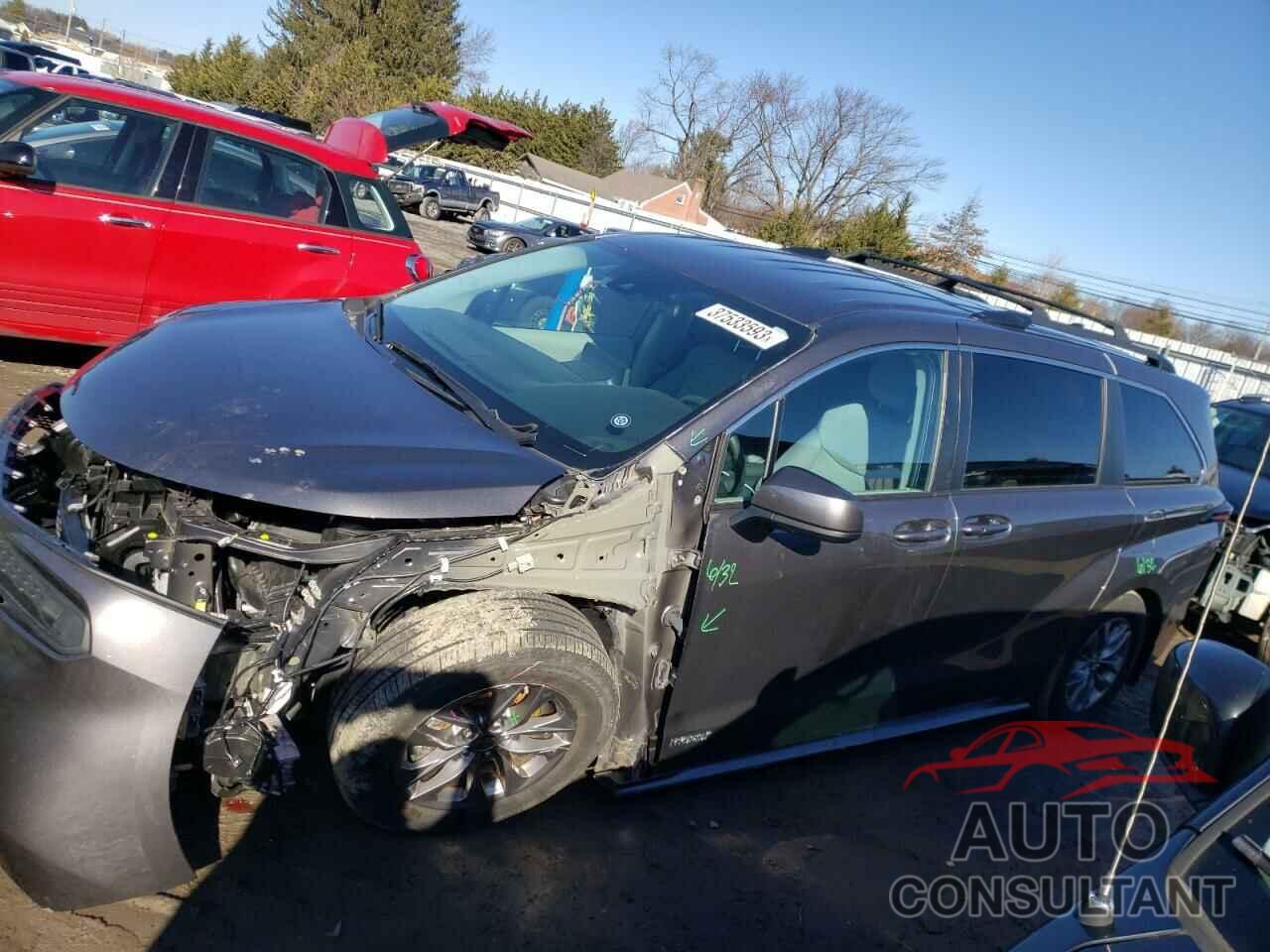 TOYOTA SIENNA 2021 - 5TDKSKFC8MS016689