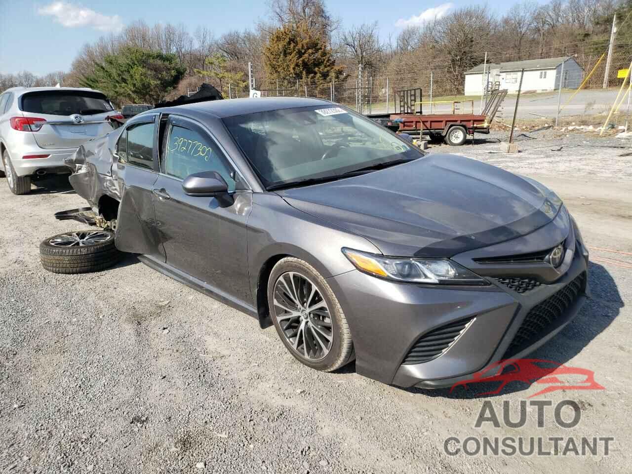 TOYOTA CAMRY 2018 - 4T1B11HK5JU522808