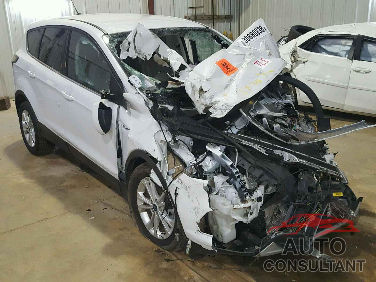 FORD ESCAPE 2017 - 1FMCU0G92HUA95618
