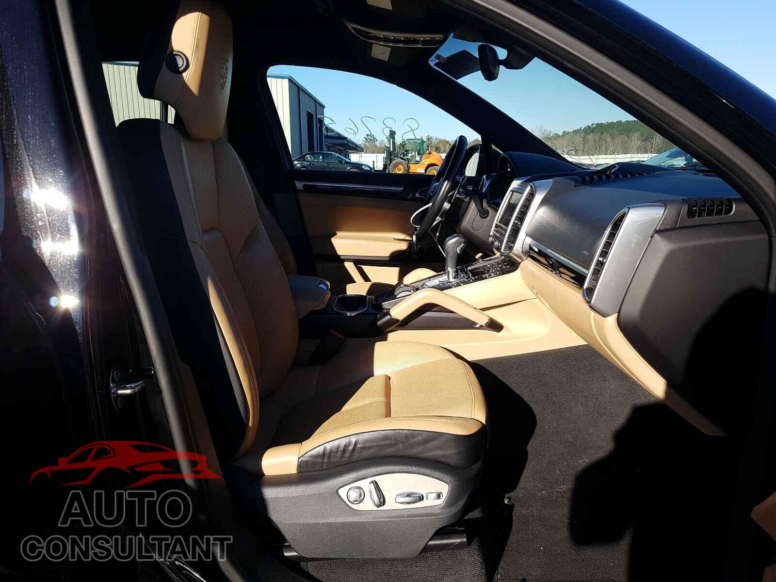 PORSCHE CAYENNE 2016 - WP1AA2A22GLA11599