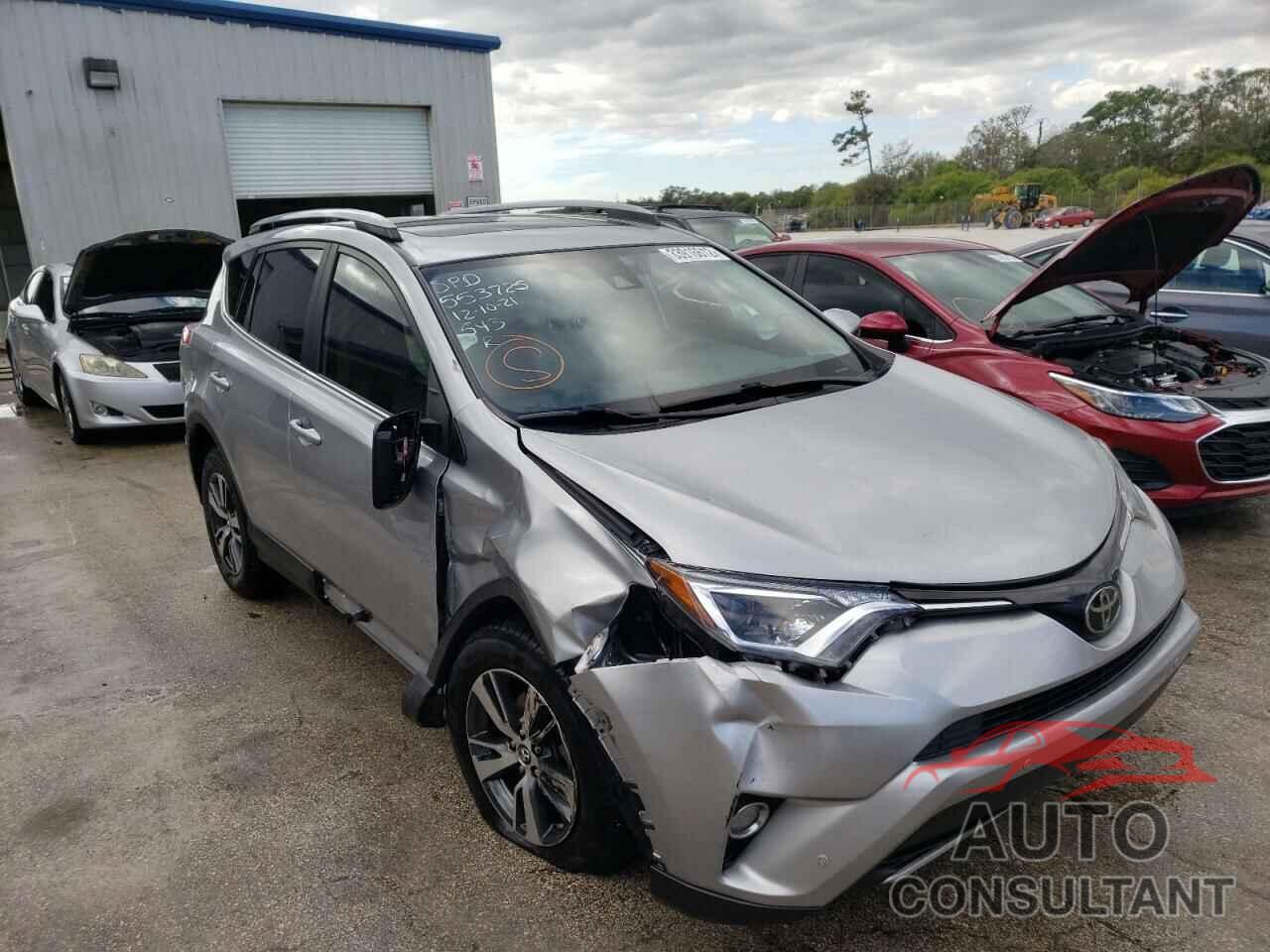 TOYOTA RAV4 2018 - JTMWFREV2JJ162175