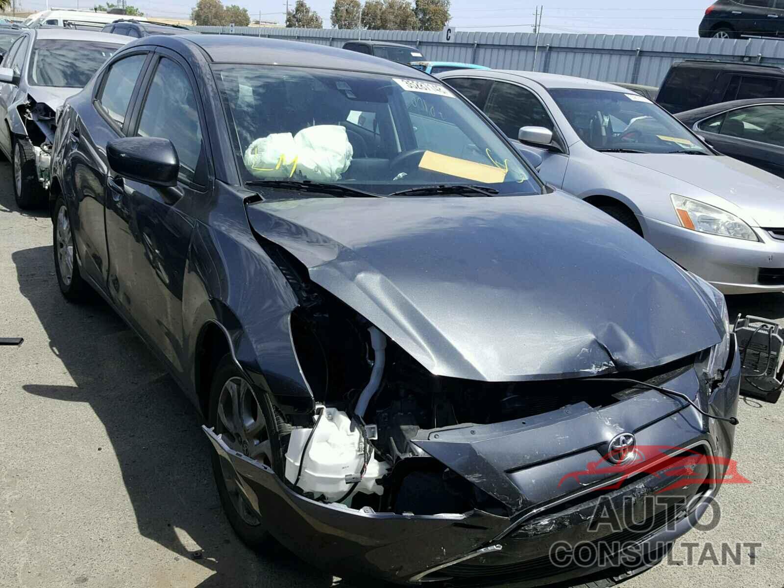 TOYOTA YARIS 2017 - 3MYDLBYV6HY164828