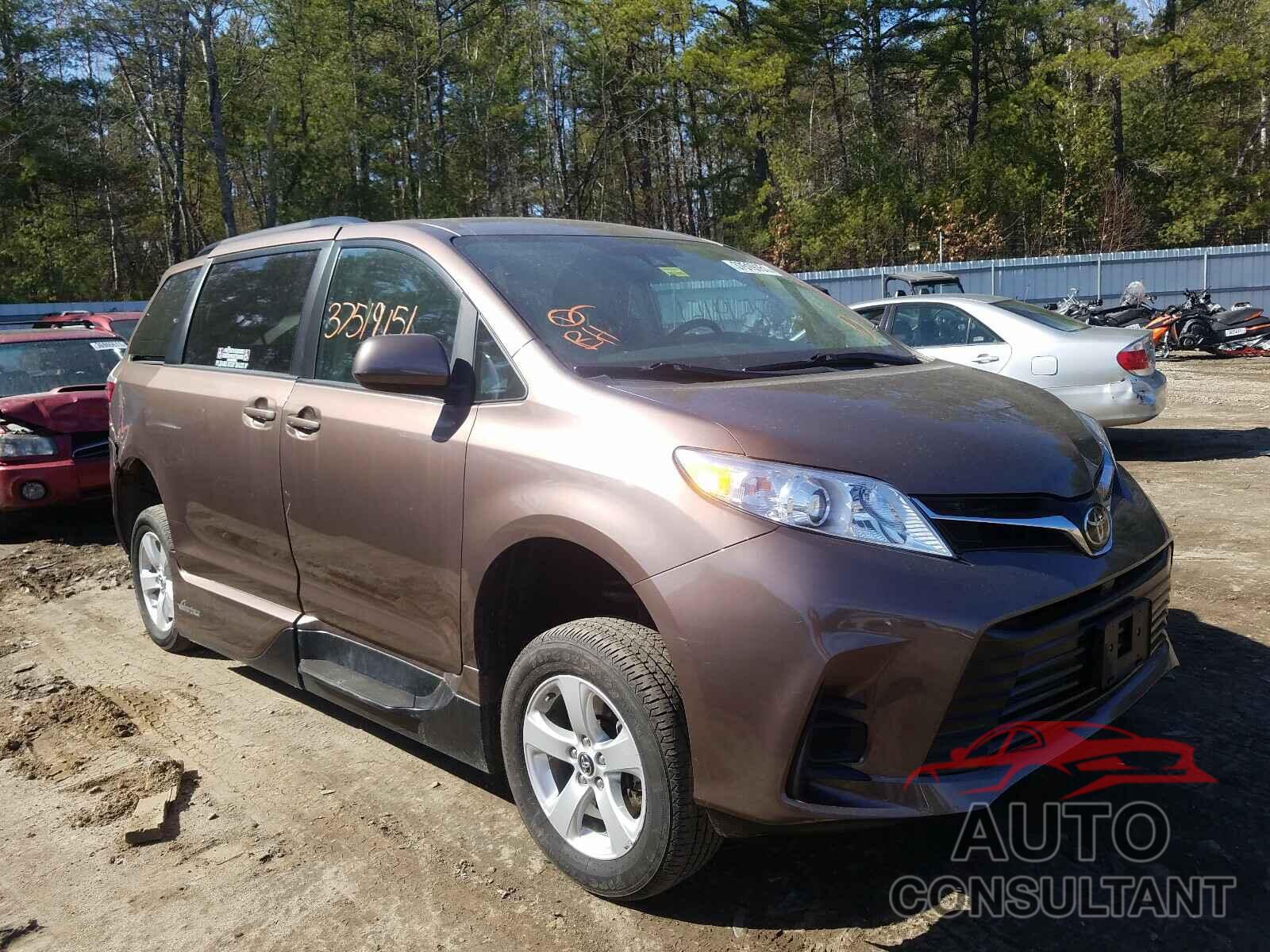 TOYOTA SIENNA 2018 - 5TDKZ3DC3JS934365