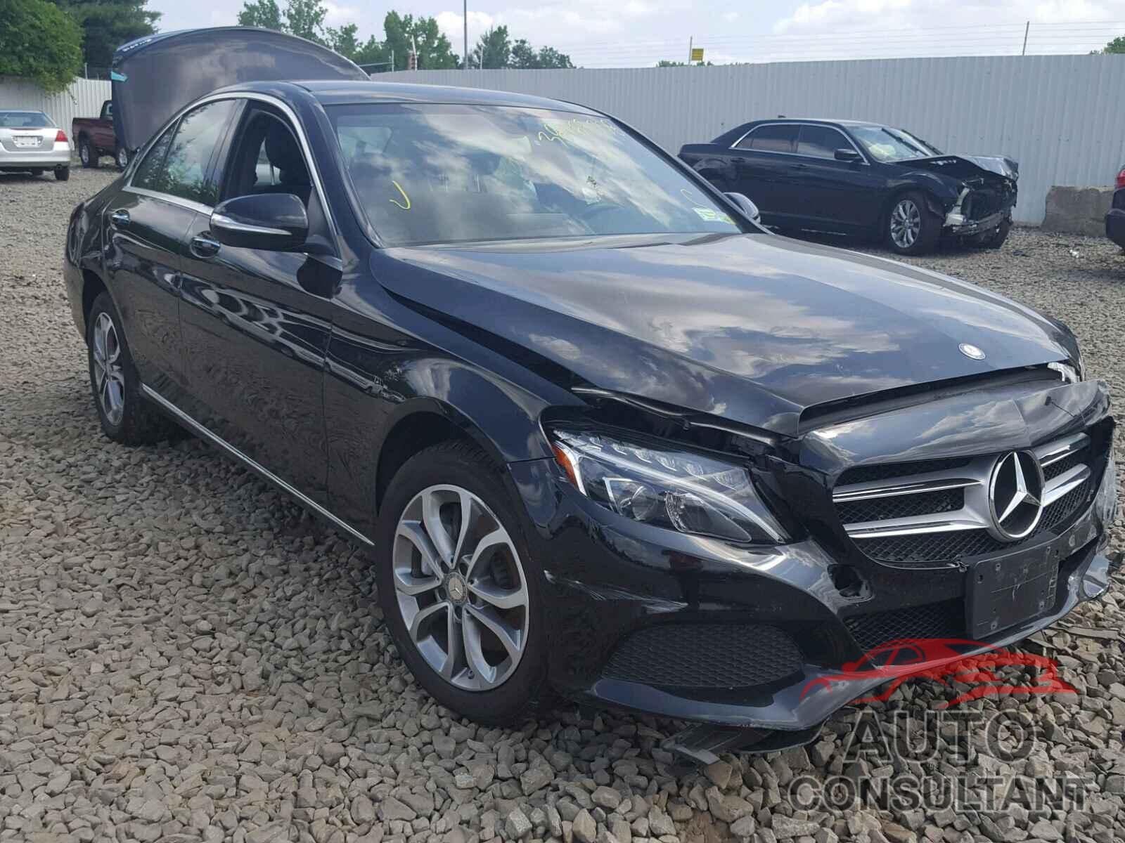 MERCEDES-BENZ C300 2015 - 55SWF4KB1FU018045