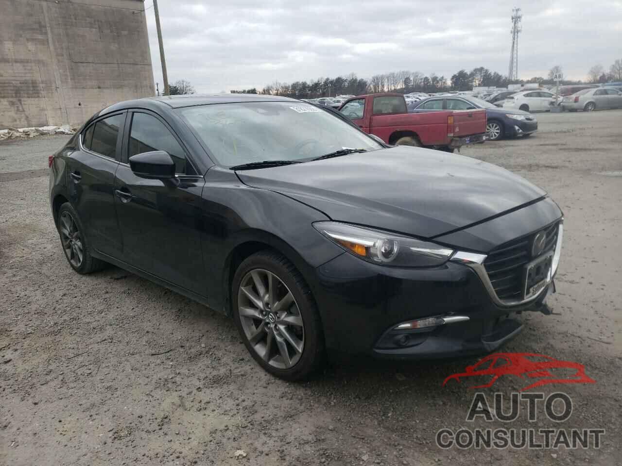 MAZDA 3 2018 - 3MZBN1W37JM270310