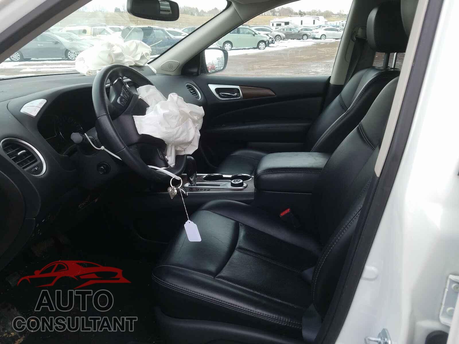 NISSAN PATHFINDER 2017 - 5N1DR2MM4HC632604