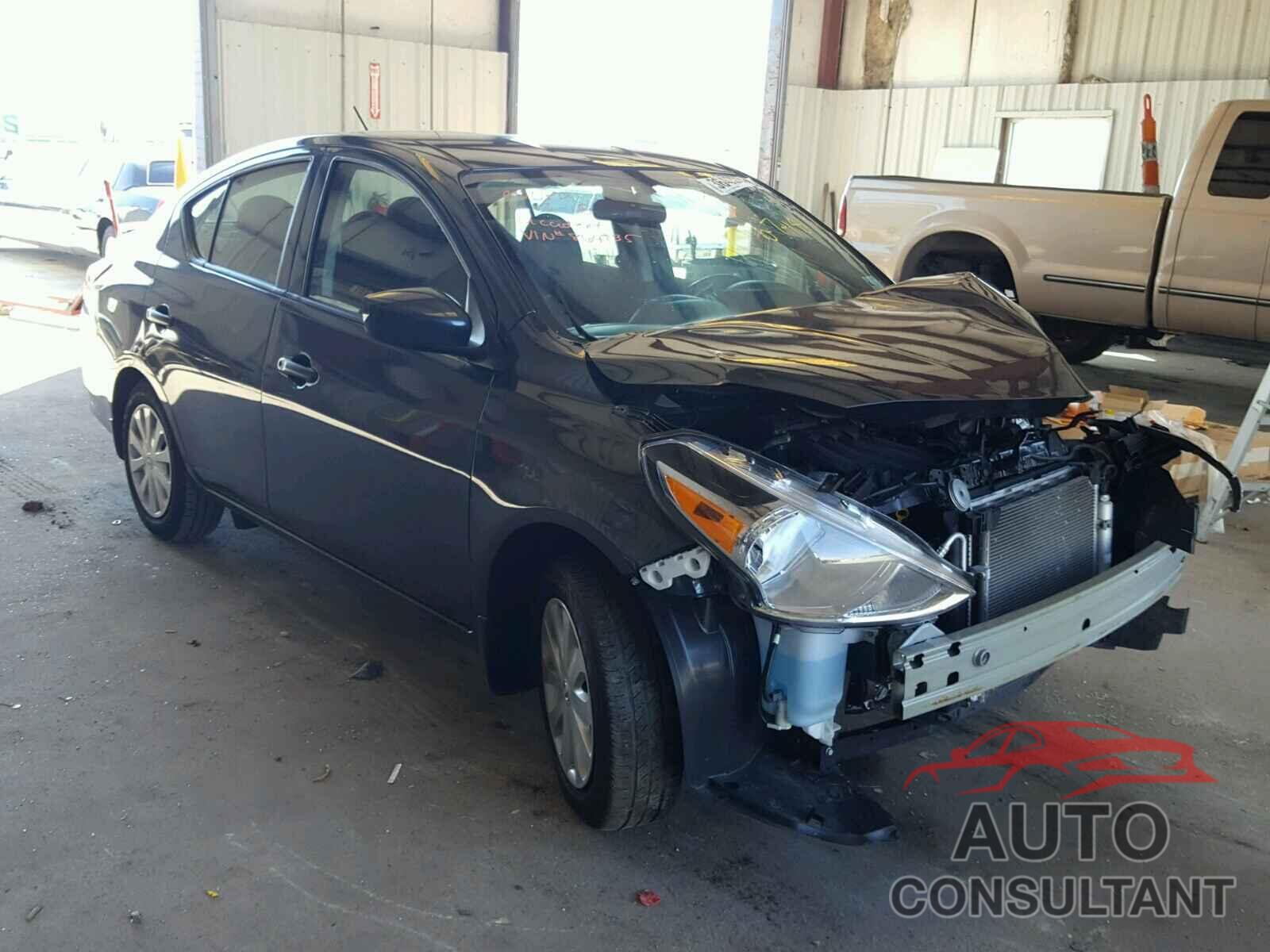 NISSAN VERSA 2017 - 3N1CN7AP5HL864935