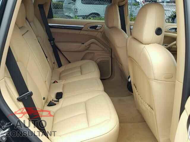 PORSCHE CAYENNE 2016 - WP1AA2A28GKA14156