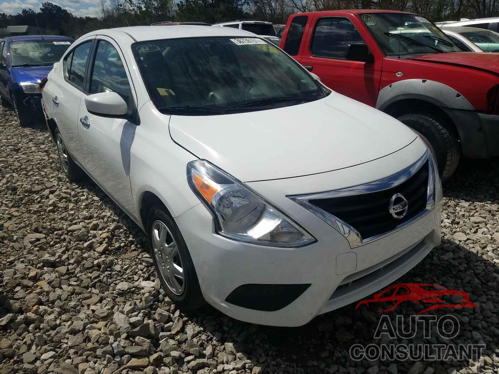NISSAN VERSA 2018 - 3N1CN7AP0JL862970