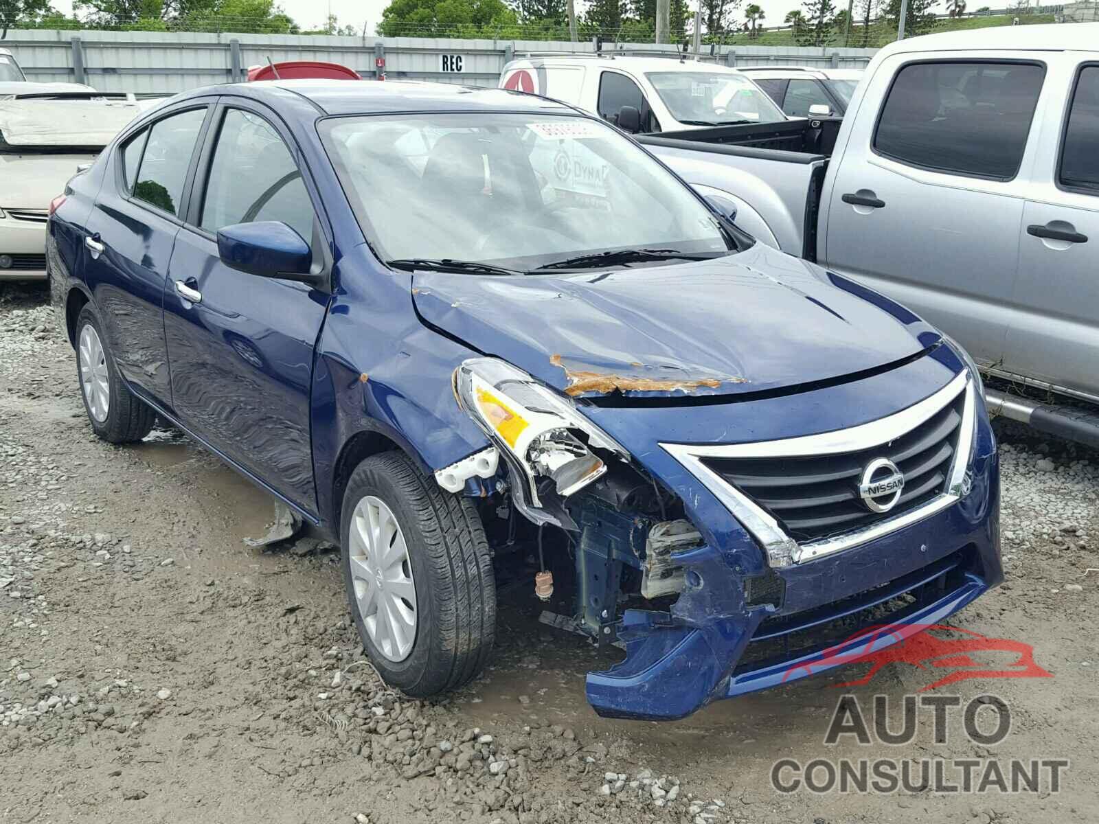 NISSAN VERSA 2018 - 3N1CN7AP4JL824612
